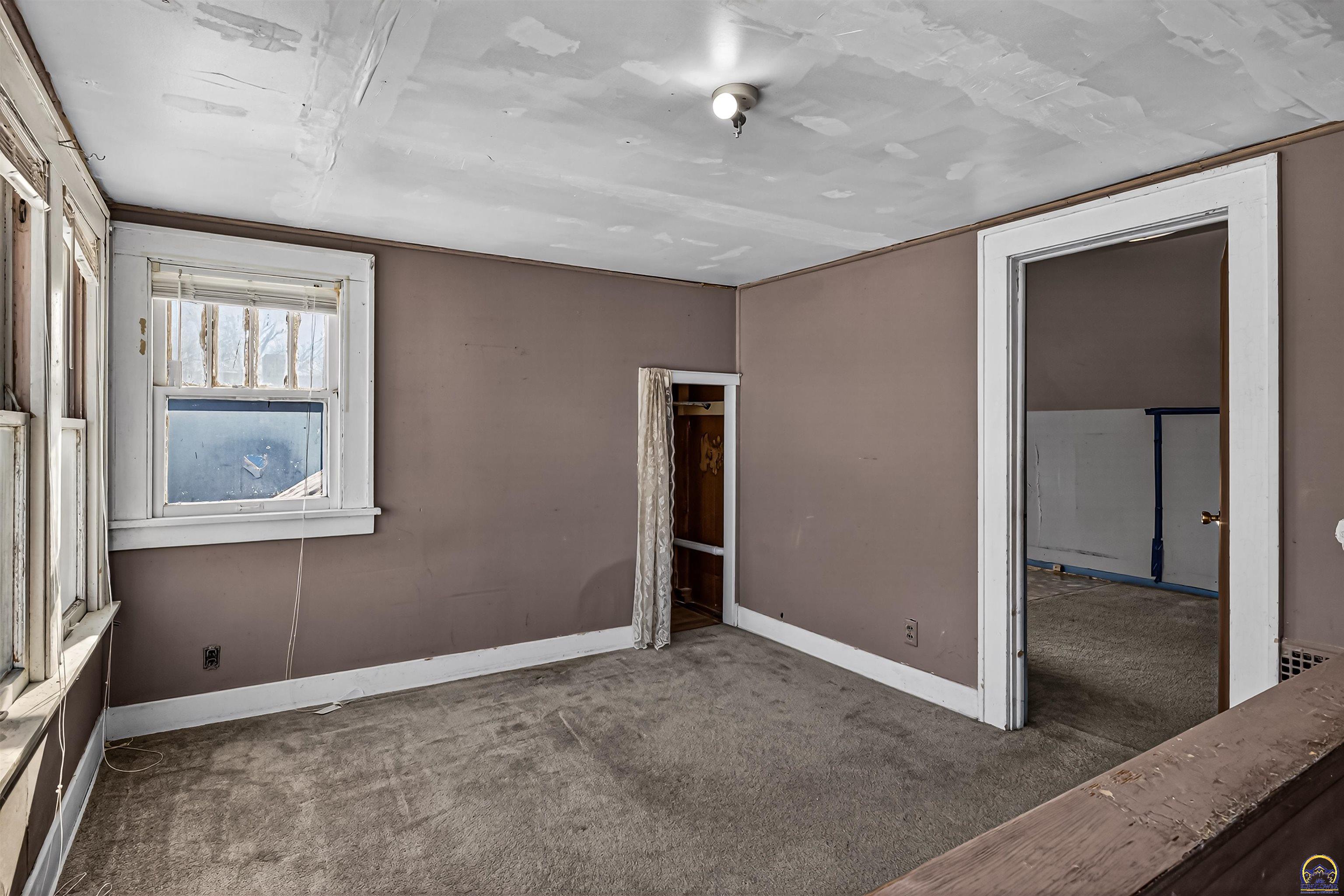 904 Southwest Jewell Avenue Topeka, KS 66606 - Photo 16 of 30