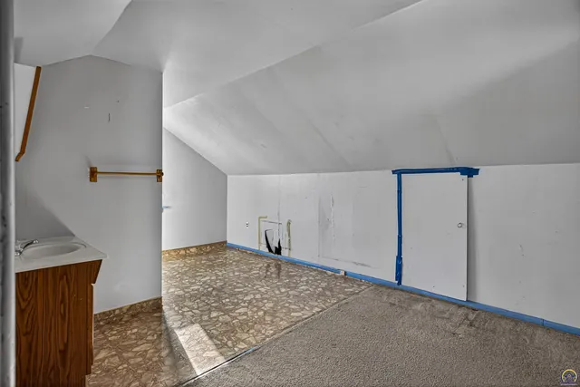 $104,900 | 904 Southwest Jewell Avenue, Topeka, KS 66606