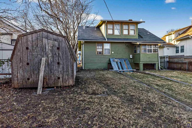 $104,900 | 904 Southwest Jewell Avenue, Topeka, KS 66606