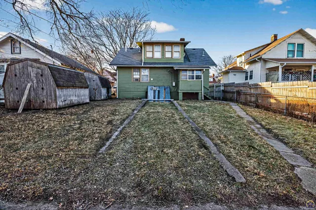 $104,900 | 904 Southwest Jewell Avenue, Topeka, KS 66606
