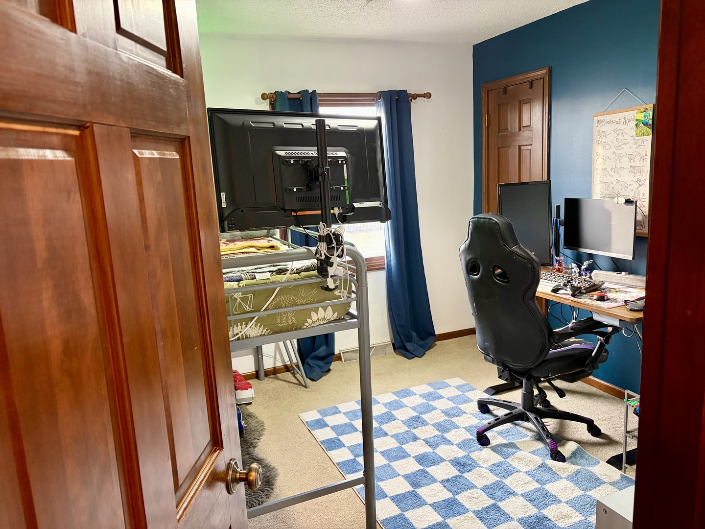 66 Holiday Drive Clinton, IL 61727 - Photo 25 of 43 a workspace with furniture and a window