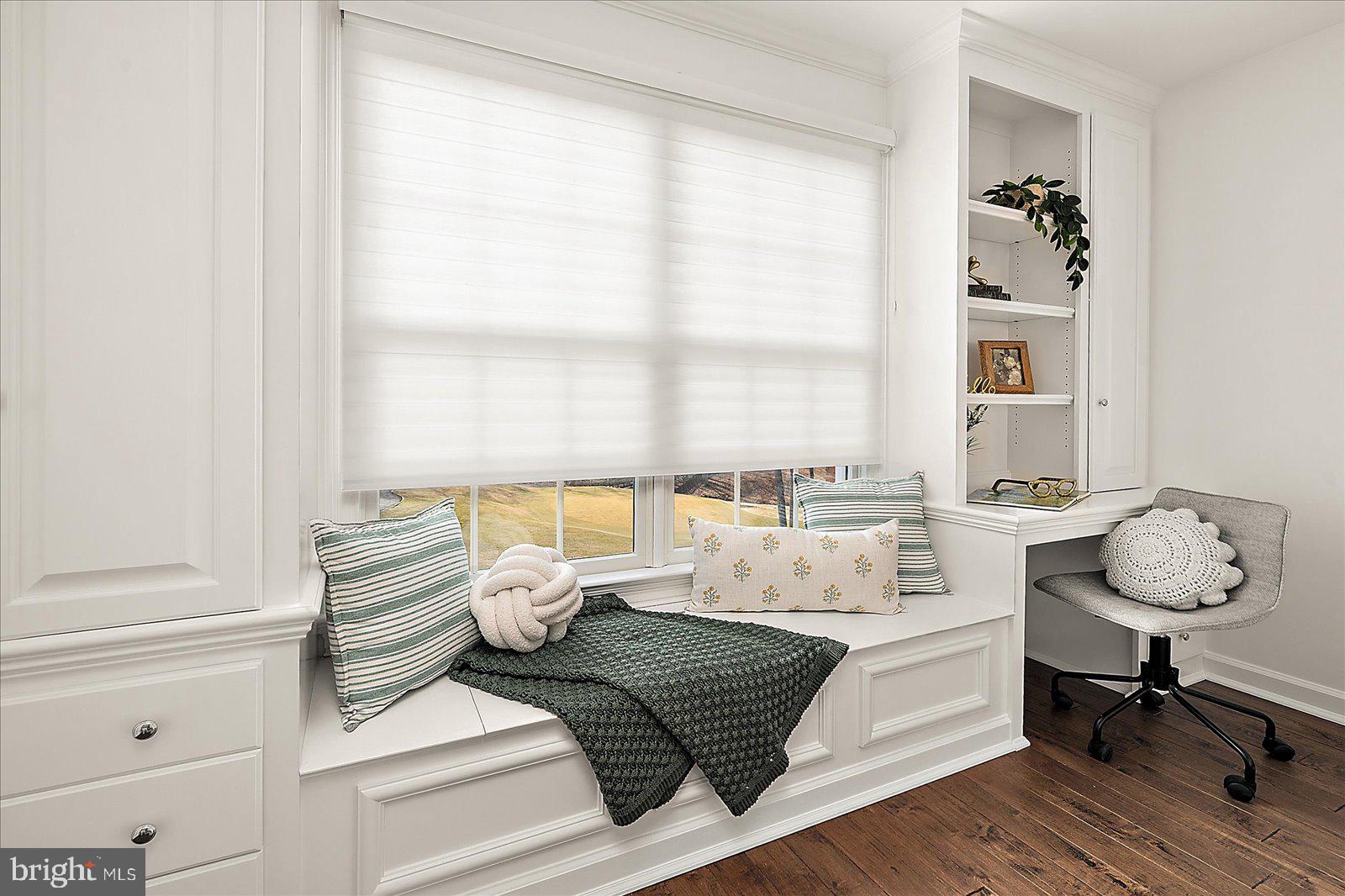 17 Perder Lane Edgewater, MD 21037 - Photo 59 of 115 Built in bench & shelving