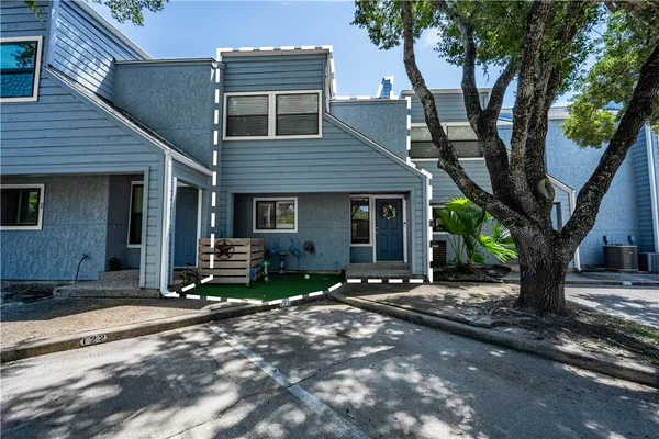 $189,900 | 209 Forest Hills, Unit 121, Rockport, TX 78382