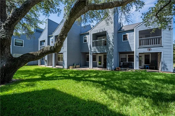$189,900 | 209 Forest Hills, Unit 121, Rockport, TX 78382