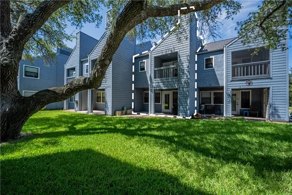 $189,900 | 209 Forest Hills, Unit 121, Rockport, TX 78382