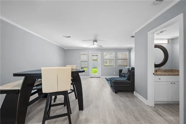 $189,900 | 209 Forest Hills, Unit 121, Rockport, TX 78382