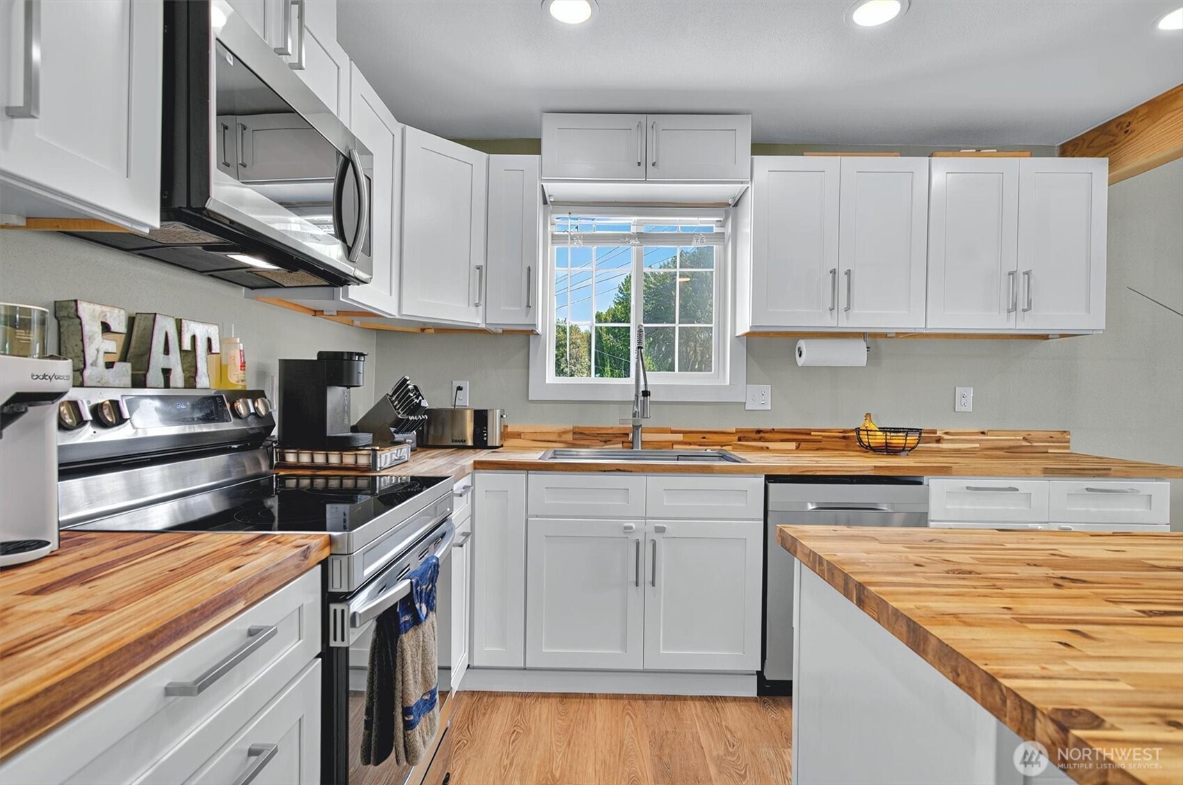 3330 Olive Way Longview, WA 98632 - Photo 8 of 32