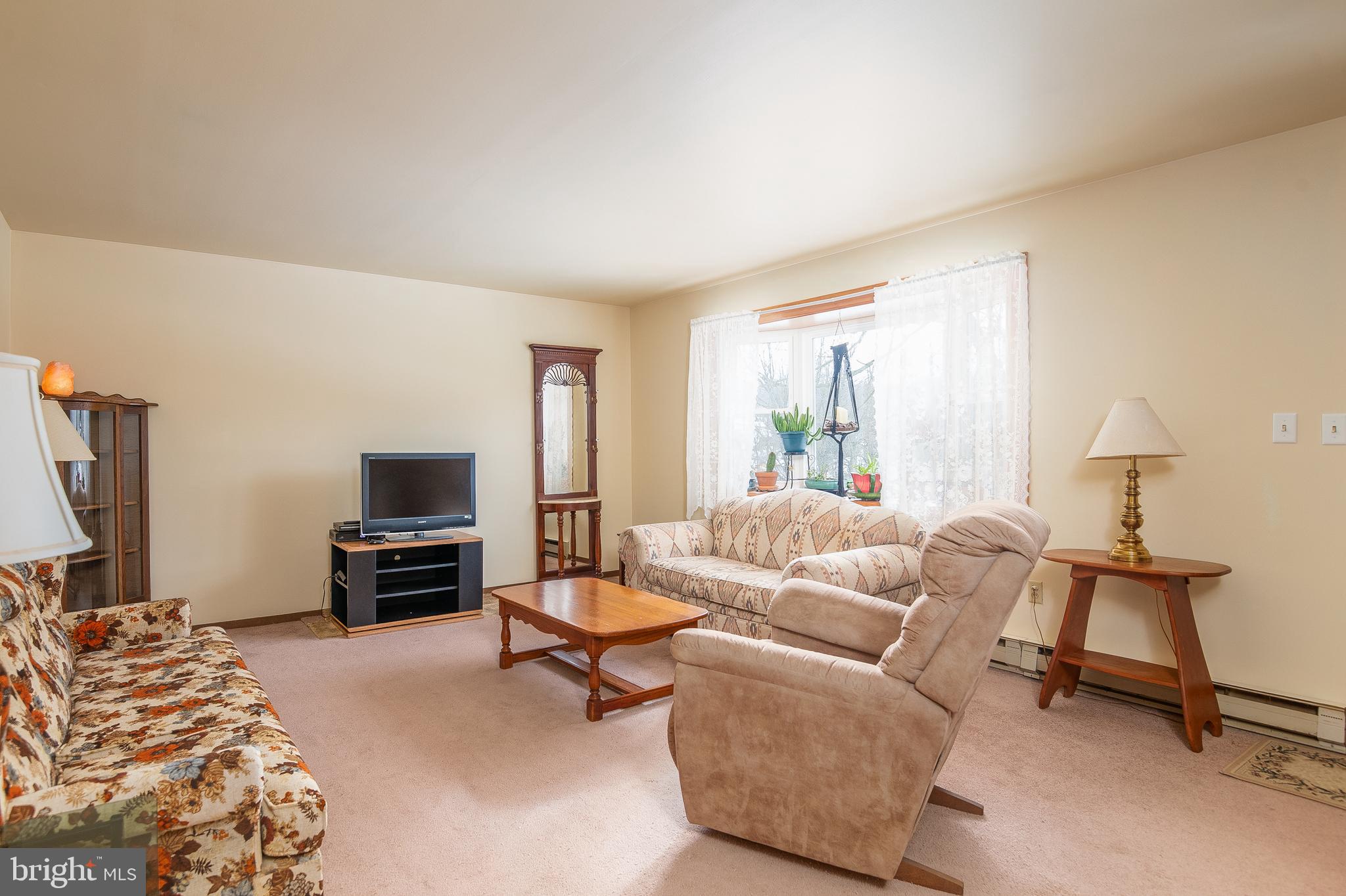 662 Gouglersville Road Reading, PA 19608 - Photo 6 of 29
