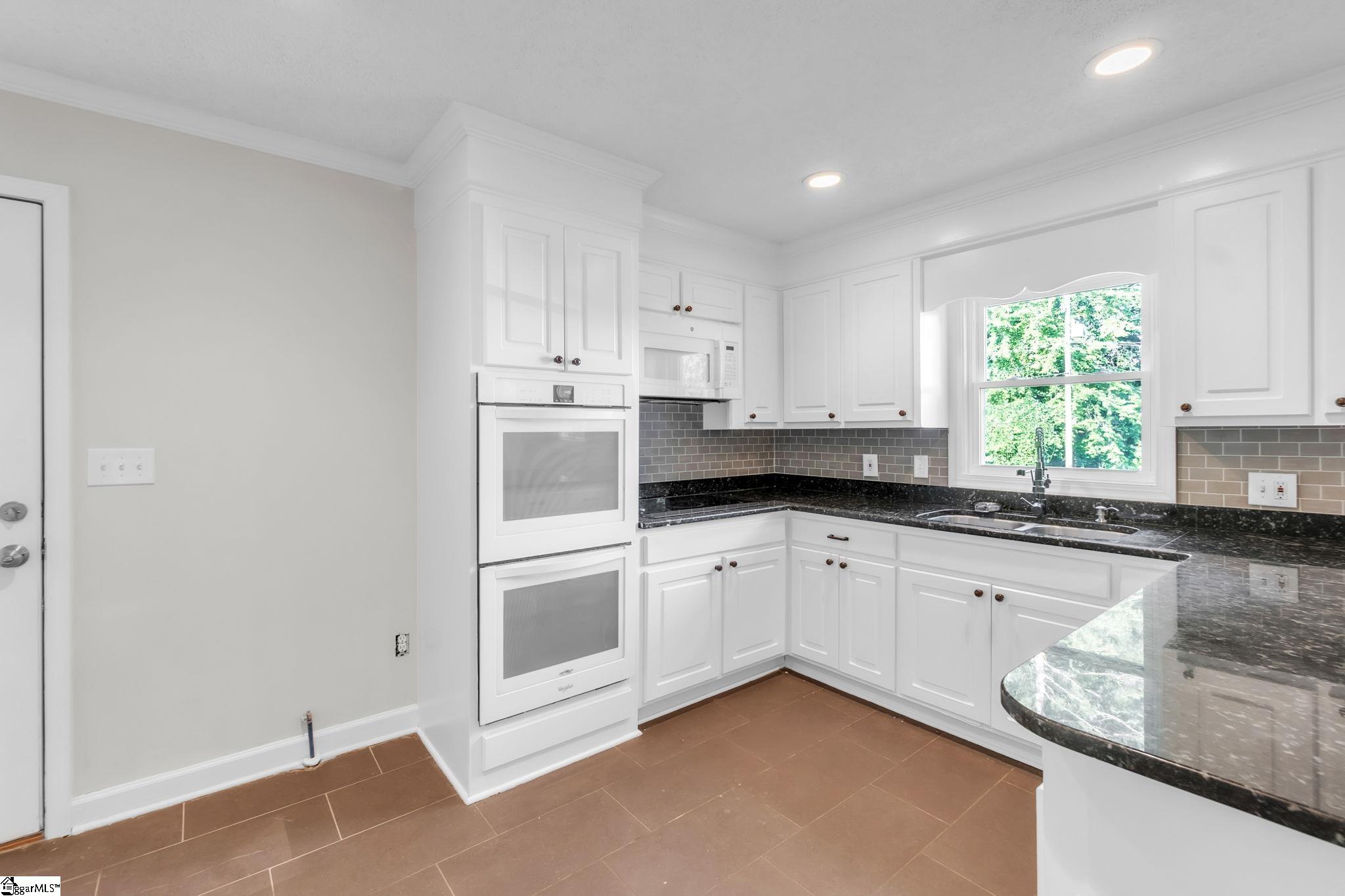 116 State Rd S-42-2623 Greer, SC 29651 - Photo 8 of 27