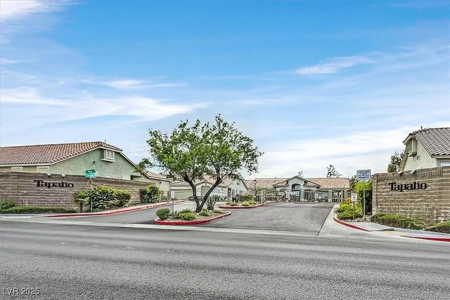 $1,795 | 100 Painted Valley Street, Henderson, NV 89074