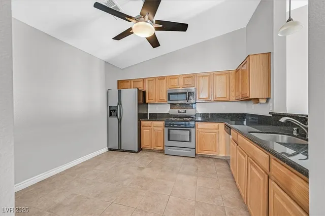 $1,795 | 100 Painted Valley Street, Henderson, NV 89074