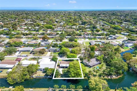 $729,000 | 18044 Southwest 89th Place, Palmetto Bay, FL 33157