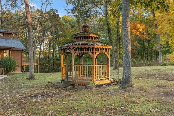 $850,000 | 23529 East Overland Road, Nevada, MO 64772
