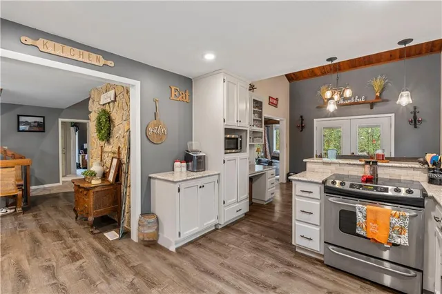 $875,000 | 23529 East Overland Road, Nevada, MO 64772