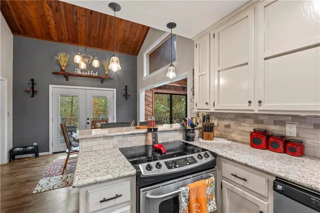 $875,000 | 23529 East Overland Road, Nevada, MO 64772