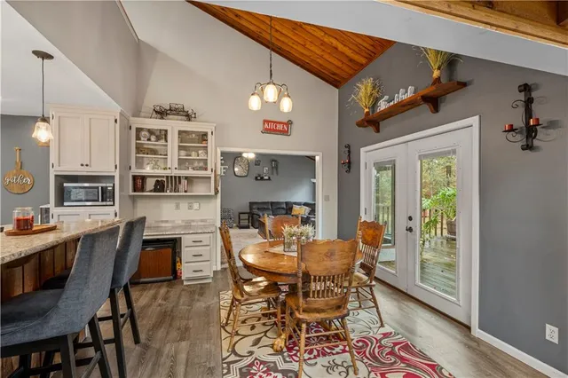 $875,000 | 23529 East Overland Road, Nevada, MO 64772