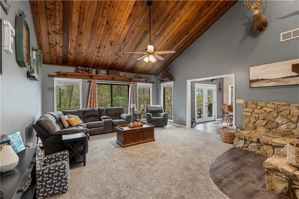 $815,000 | 23529 East Overland Road, Nevada, MO 64772