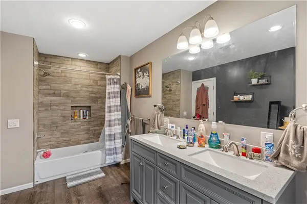 $815,000 | 23529 East Overland Road, Nevada, MO 64772