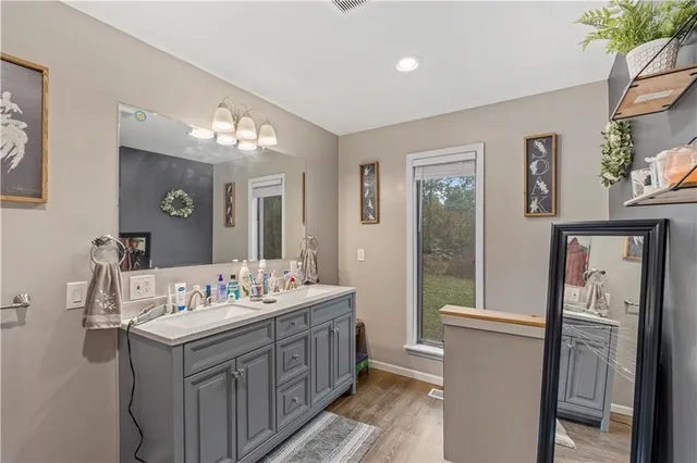 $875,000 | 23529 East Overland Road, Nevada, MO 64772