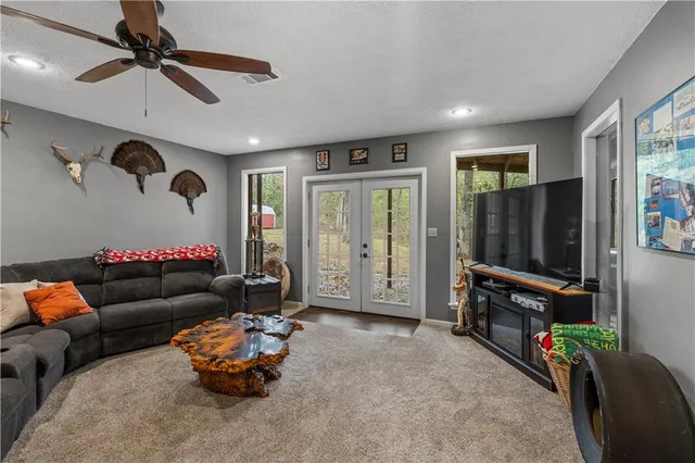 $875,000 | 23529 East Overland Road, Nevada, MO 64772