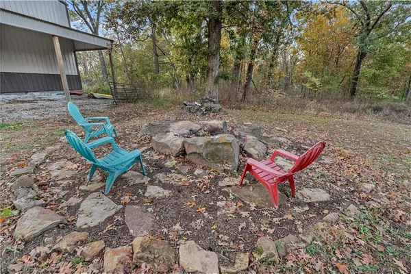 $850,000 | 23529 East Overland Road, Nevada, MO 64772