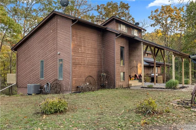 $875,000 | 23529 East Overland Road, Nevada, MO 64772