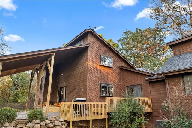 $875,000 | 23529 East Overland Road, Nevada, MO 64772