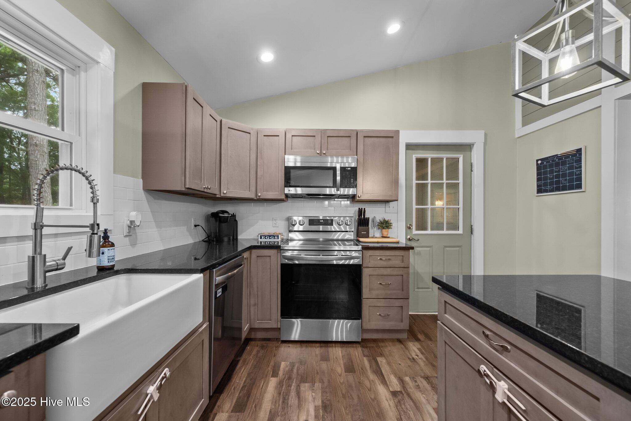 206 Justice Road Jacksonville, NC 28540 - Photo 24 of 29 kitchen
