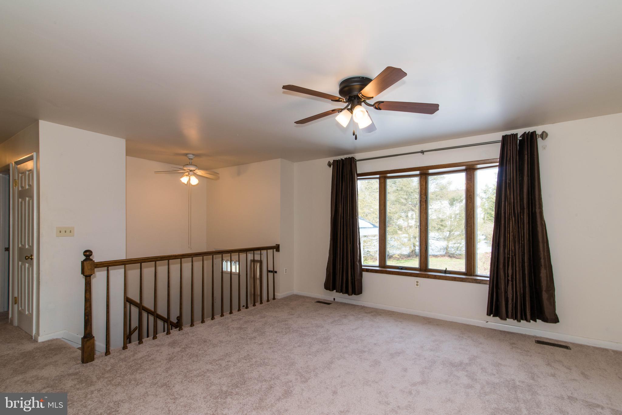 477 Streaker Road Sykesville, MD 21784 - Photo 12 of 48 Living Room
