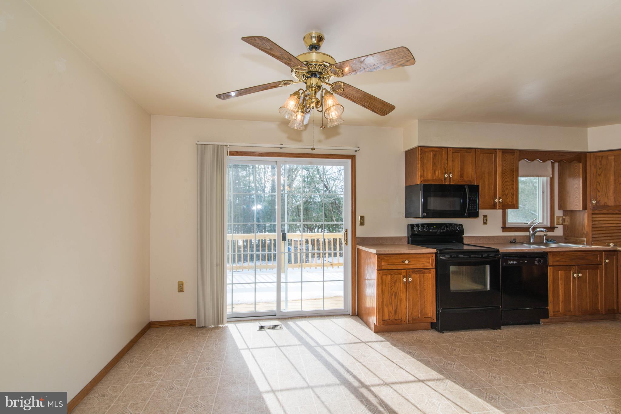 477 Streaker Road Sykesville, MD 21784 - Photo 15 of 48 Dining/Kitchen