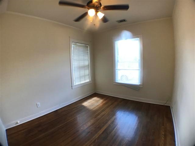 2900 Hampton Road Austin, TX 78705 - Photo 9 of 12 Gallery Image 9