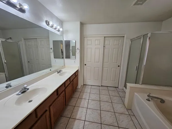 $2,395 | 2193 East Brooks Street, Gilbert, AZ 85296