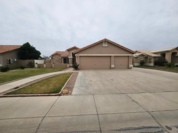 $2,395 | 2193 East Brooks Street, Gilbert, AZ 85296