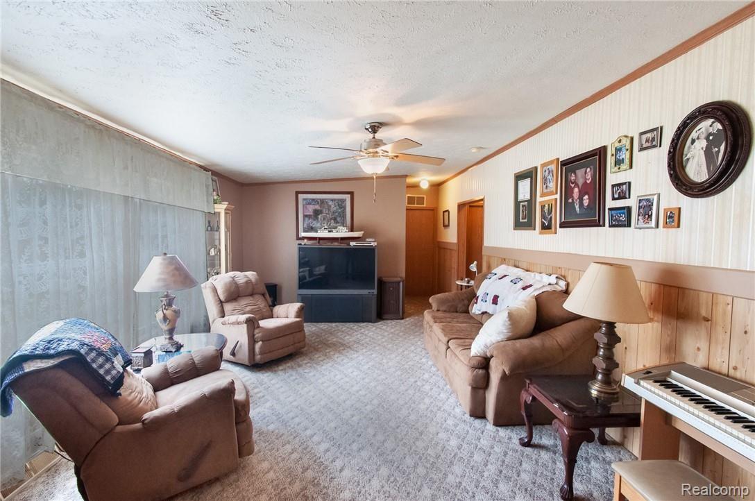 46030 Arkona Road Belleville, MI 48111 - Photo 4 of 36 ArkonaRd_46030_Living_01.jpg