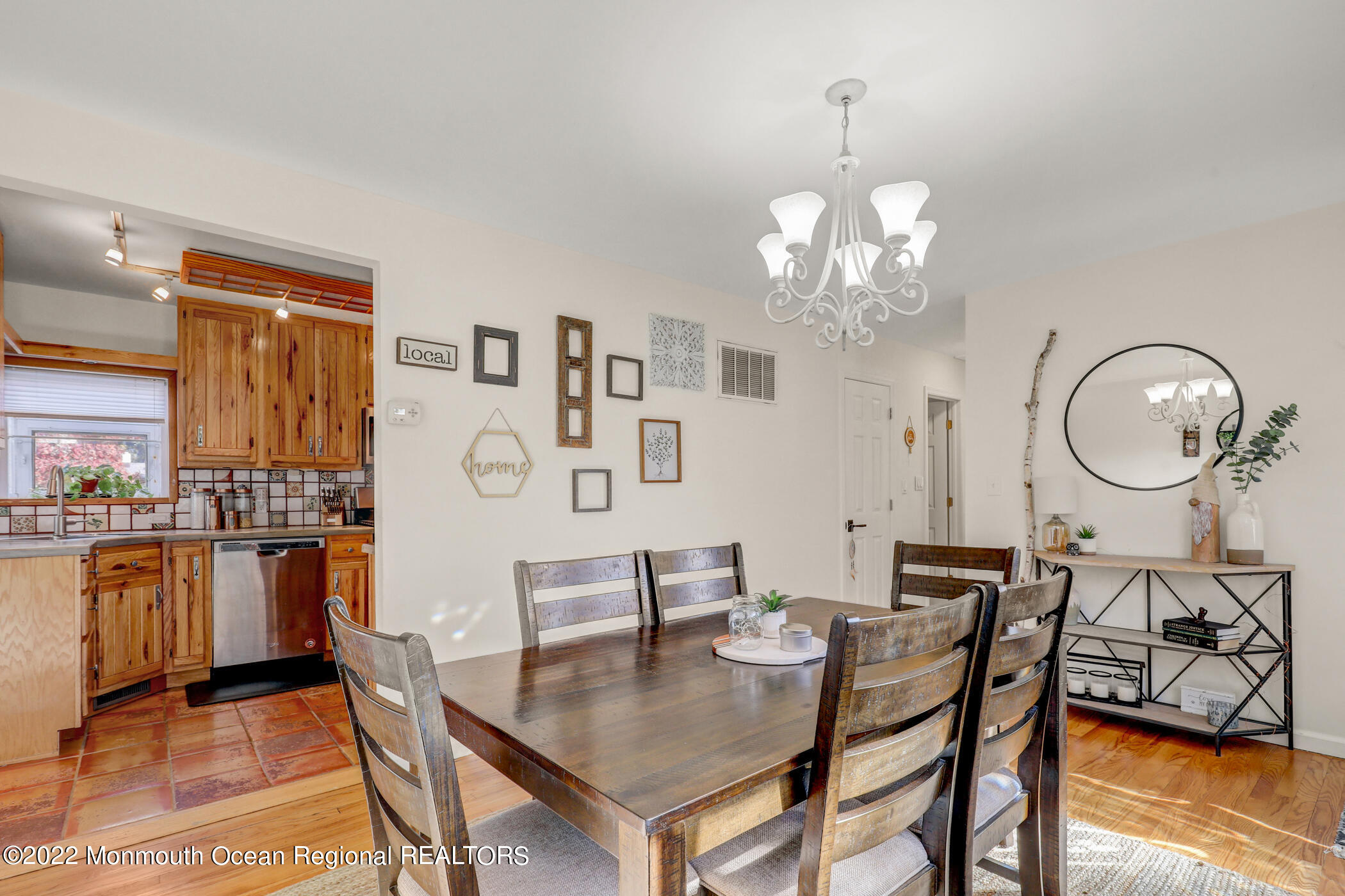 9 - Dining Room