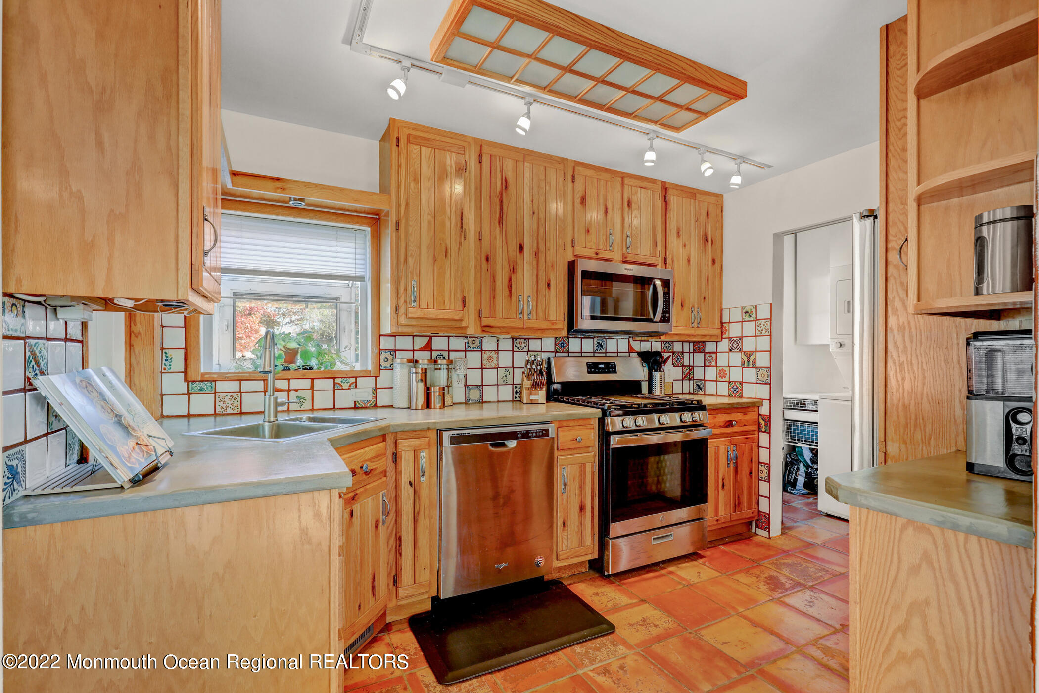 75 Burnt Tavern Road Brick, NJ 08724 - Photo 8 of 34 10 - Kitchen