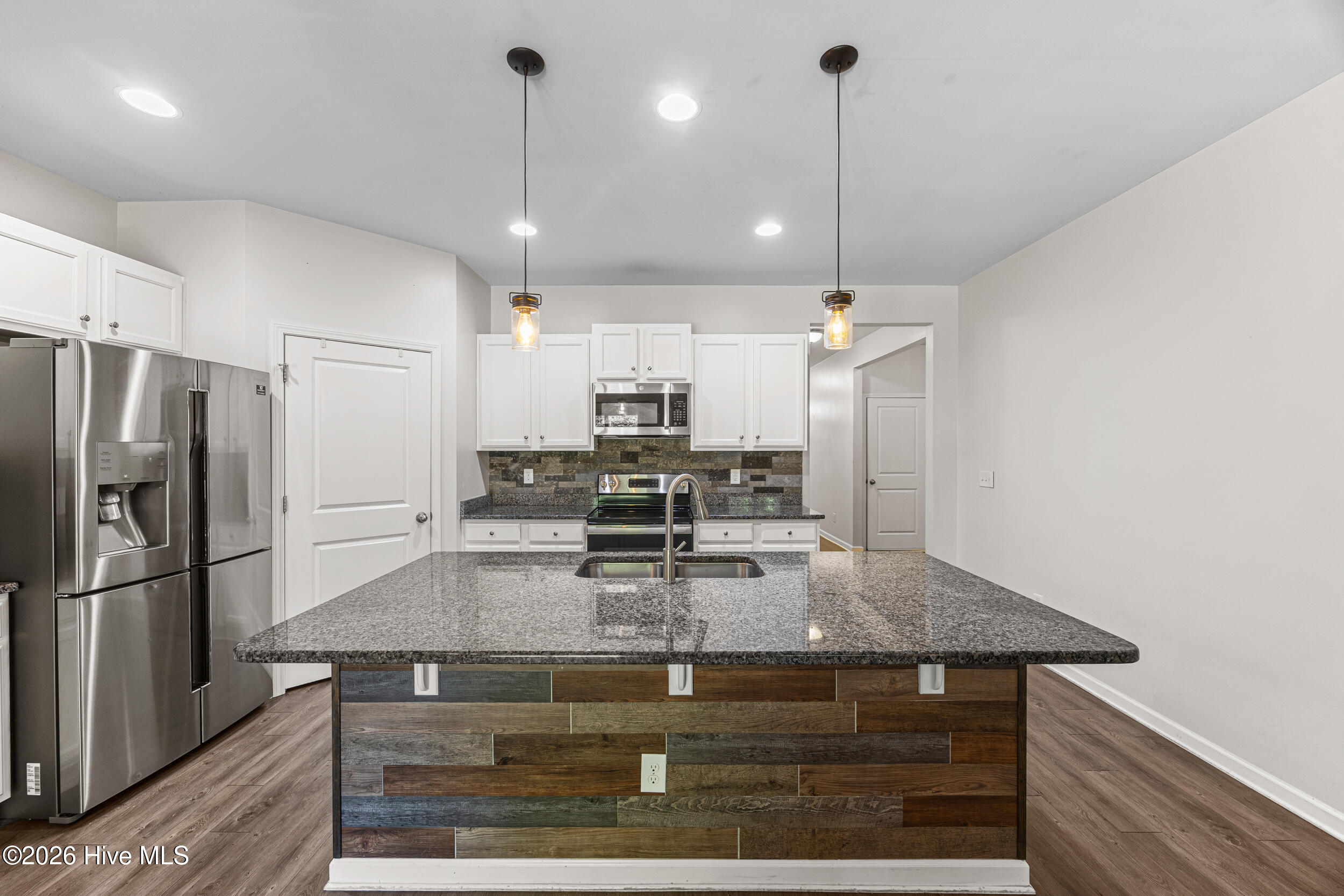 109 Mardella Way Holly Ridge, NC 28445 - Photo 17 of 47 20_kitchen