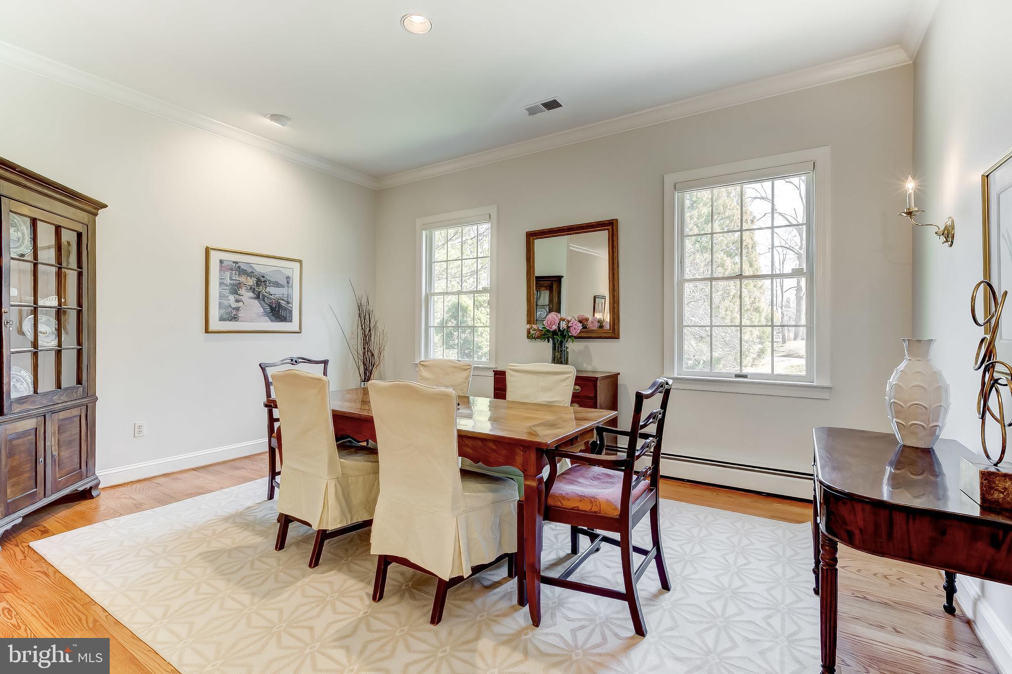 1721 Circle Road Baltimore, MD 21204 - Photo 8 of 32 Dining Room