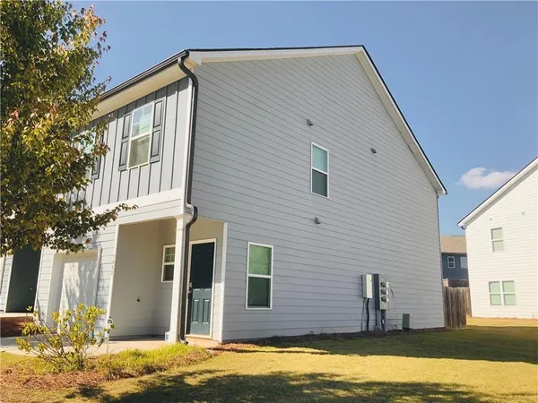 $1,950 | 7062 Mimosa Bluff, Lithonia, GA 30038