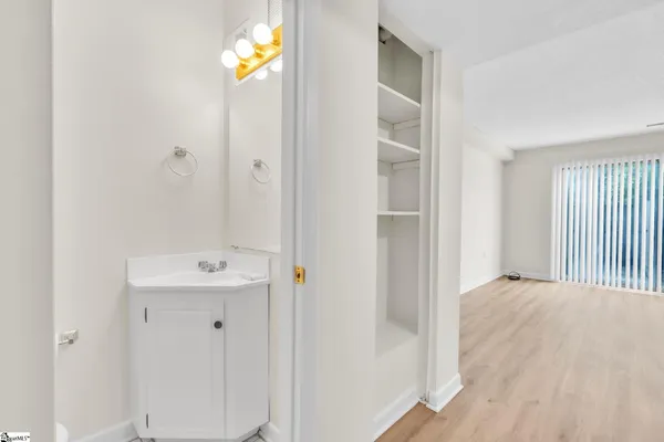 $134,500 | 2530 East North Street, Unit 11B, Greenville, SC 29615