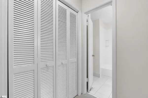 $134,500 | 2530 East North Street, Unit 11B, Greenville, SC 29615