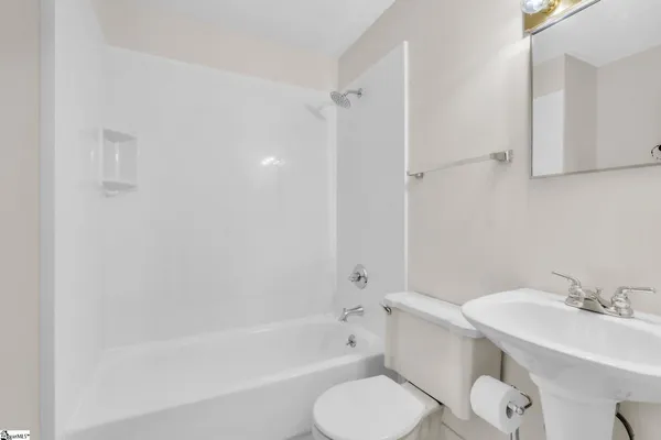 $134,500 | 2530 East North Street, Unit 11B, Greenville, SC 29615