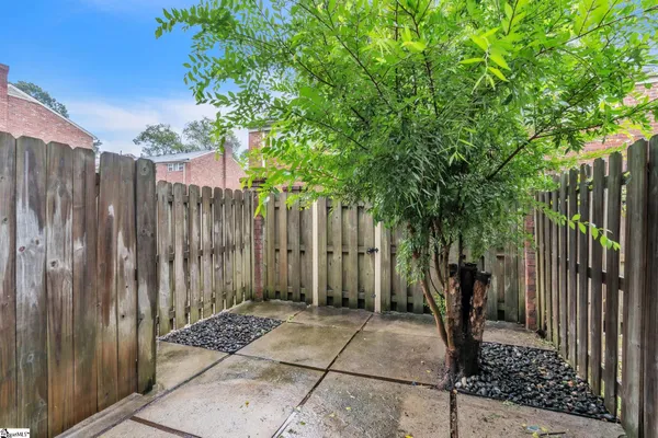 $134,500 | 2530 East North Street, Unit 11B, Greenville, SC 29615