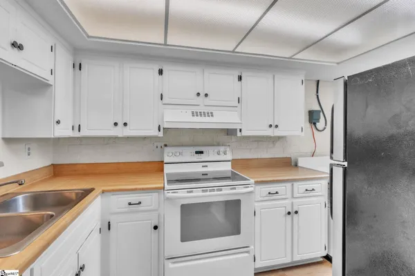 $134,500 | 2530 East North Street, Unit 11B, Greenville, SC 29615