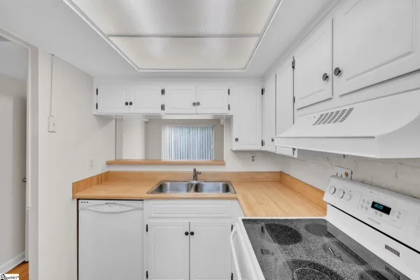 $134,500 | 2530 East North Street, Unit 11B, Greenville, SC 29615