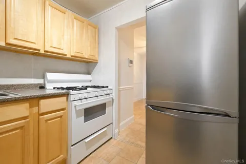 $265,000 | 101 Lincoln Avenue, Unit 4K, Mineola, NY 11501