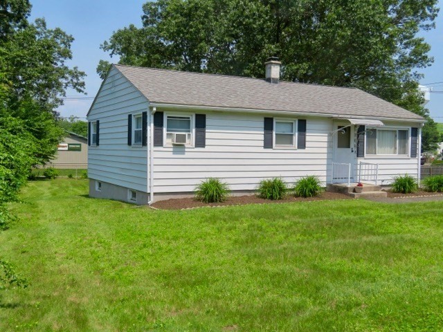 580 New Ludlow Road Chicopee, MA 01020 - Photo 3 of 36 Gallery Image 3