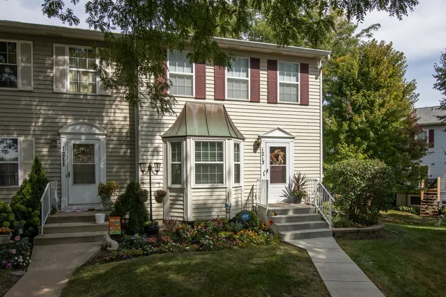 $310,000 | 1213 Koster Court, Geneva, IL 60134