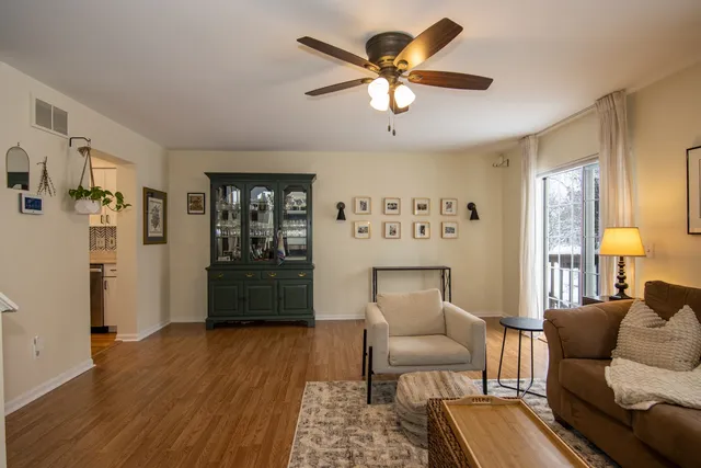 $310,000 | 1213 Koster Court, Geneva, IL 60134