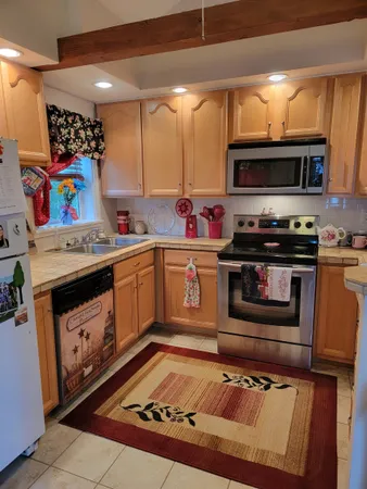 $2,295 | 58 Beech Street, Bristol, NH 03222